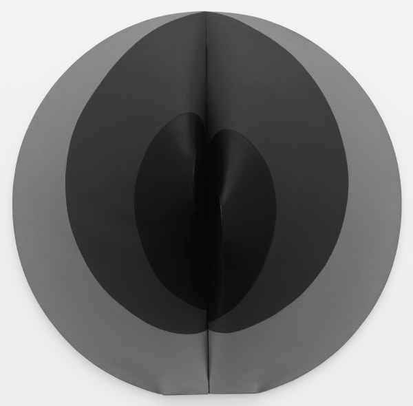 Zilia Sánchez Lunar [Moon], 1980 Acrylic on stretched canvas Diameter: 48 inches (121.9 cm)