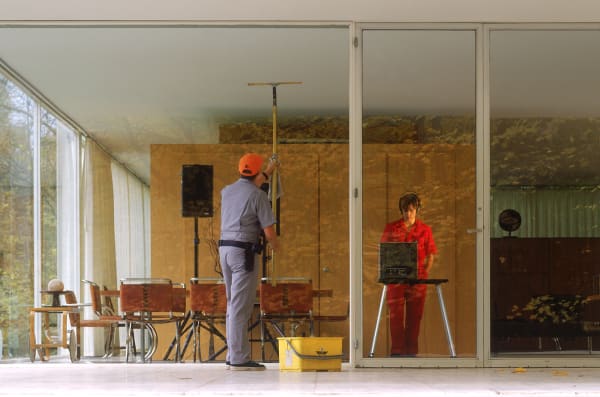 Iñigo Manglano-Ovalle Le Baiser (the Kiss), 1999