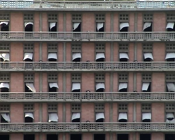 HALE TENGER JAMEEL ARTS CENTER, DUBAİ'DE