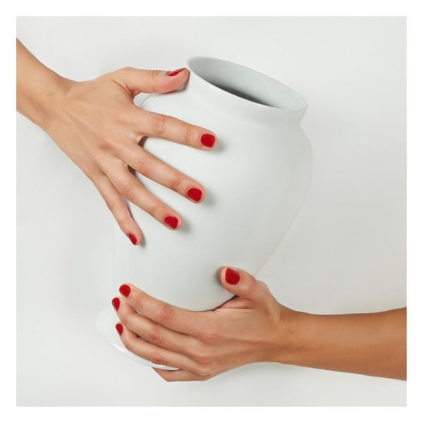 ALINKA ECHEVERRÍA WINNER OF THE 2015 BMW RESIDENCY AT THE MUSEE NICÉPHORE NIÉPCE | MAY 2016