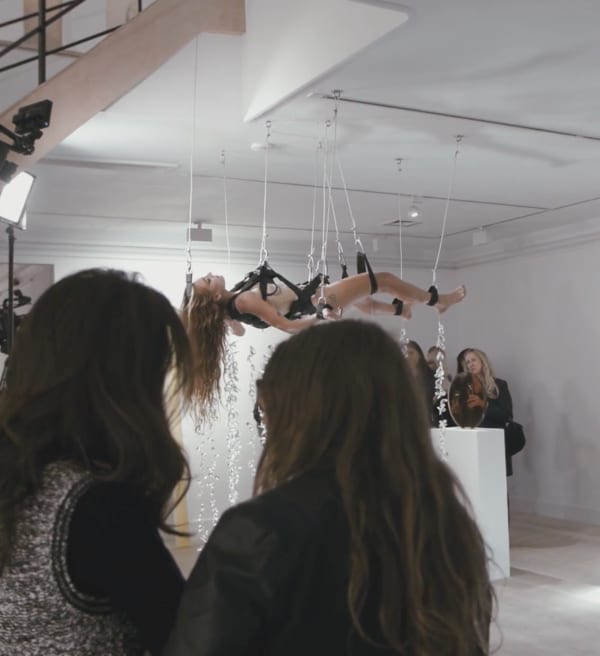 Millie Brown : Rainbow Body Performance