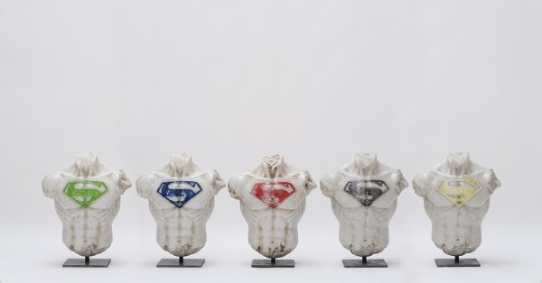 Filippo Tincolini, Bust of Hero. 2024 Bianco Carrara, Marmo Policromo Carrara 30x57x66 cm PH: Laura Veschi Courtesy: Filippo Tincolini Studio