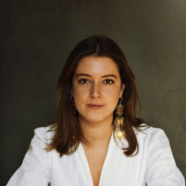 JOSEPHINE FERRAND SALES & LOANS T. +33 (0)6 71 86 31 66 JOSEPHINE.F@HELENEBAILLY.COM