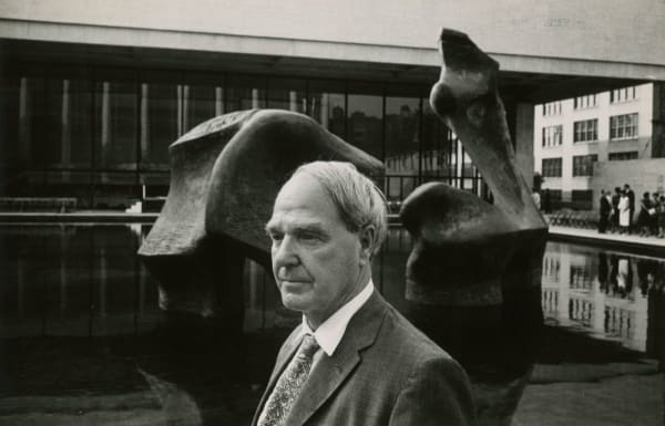 Henry Moore at the Lincoln Center for the Performing Arts, New York for the inauguration of 'Reclining Figure 1963-65' (LH 519), July 1965, Photo: Henry Moore Archive