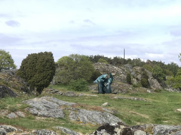 Helaine Blumenfeld Illusion Patinated bronze in three parts, Height: 300cm