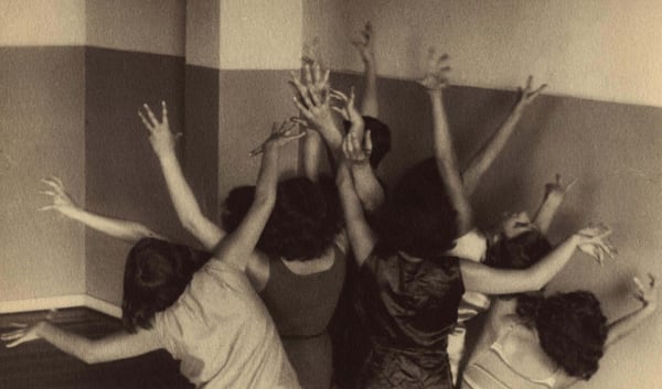 Ilse Bing photograph of dancers at school