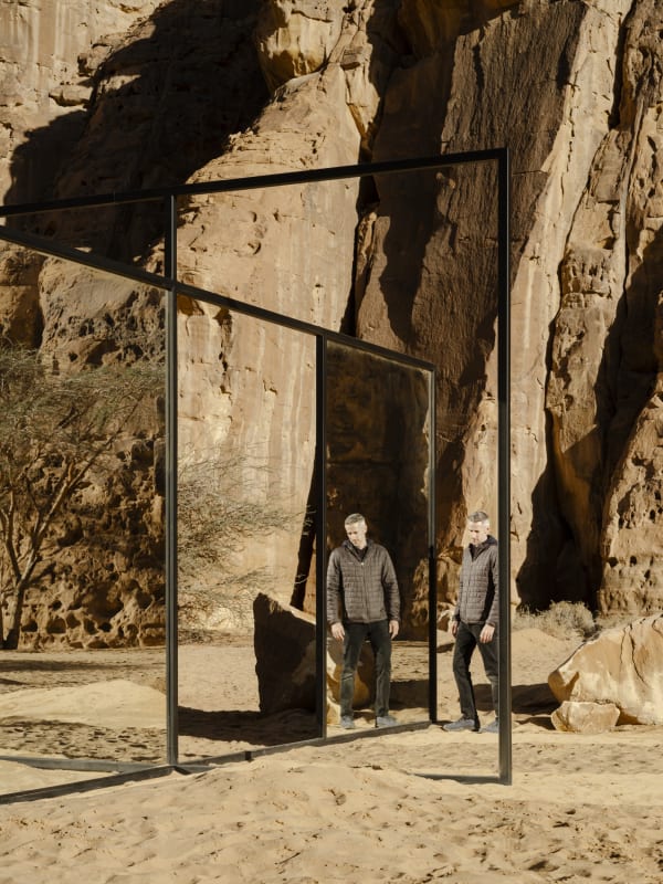 In Blur, 2022 powder coated writing steel, mirror, stones, objects 4,1 x 4,7 x 13,3 m Image: Lance Gerber