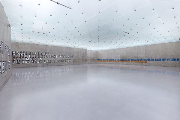 © Lawrence Weiner | ARS, New York | Bildrecht, Wien, 2016 und Kunsthaus Bregenz