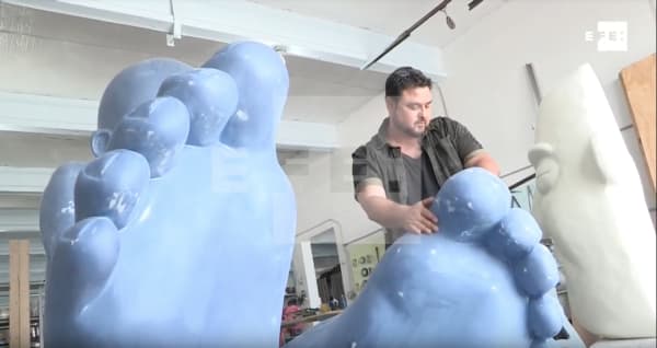 AGENCIA EFE, El escultor Idan Zareski tiene su hogar donde tiene sus pies y sus obras