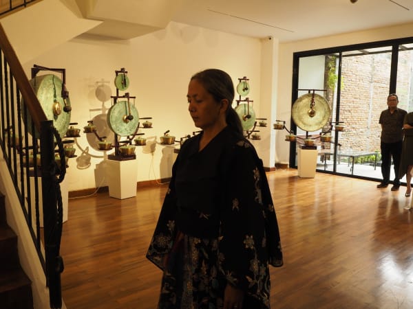 Arahmaiani, Shadow of The Past Performance featuring The Gamelatron Bunga Nya Dewa by Aaron Taylor Kuffner, 2018 Performed at ISA Art Gallery