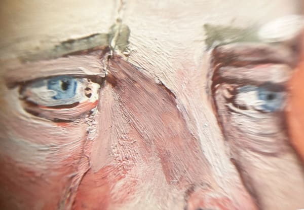 Detail view of the artwork Exploradores by Carolina Muñoz, part of the exhibition Un Color Tiene Muchos Rostros, presened by Isabel Croxatto Galería in Santiago, Chile. September 2021. Photo: Nicolás de Sarmiento, courtesy of Isabel Croxatto Galería.