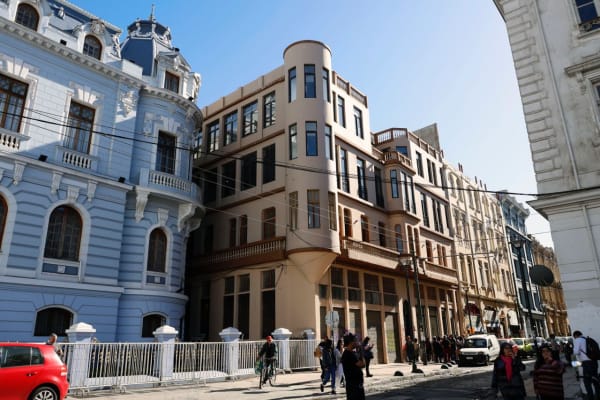 La Nave building, constructed in 1912, hosts the Biennale's International Pavillion. Photo: Valparaíso City Council.