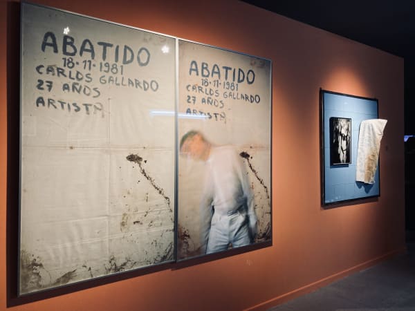Artworks by Carlos Gallardo at Artistas del Desplazamiento, group exhibition curated by Jorge Padilla. Galería Artespacio. Santiago, Chile. June 2022....