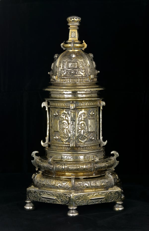 Nuestra Señora de Atocha Salt Cellar, No later than 1622 Vice-Regency of Peru Gilt silver; cast, turned, engraved, finely punched with dots and slightly raised in relief. State of preservation: excellent. Mark repeated twice at the base of the cylindrical body: royal crown inside a pearled circle. Height: 31 cm Maximum width (base): 17.5 cm Weight: 2,457 g