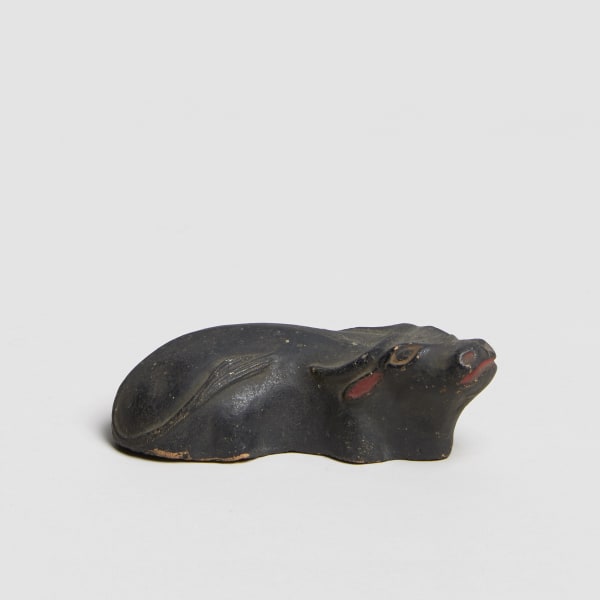Ningyô , #002991 Do-ningyô (Tonfigur)- Glückbringender liegender Ochse, Meiji-period (1868-1912)