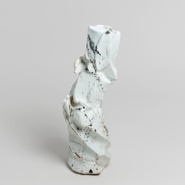 Shozo Michikawa #021777 Sculptural Form, 2018 Stoneware, kohiki. Bavarian State Prize 2018 42 x 13 cm