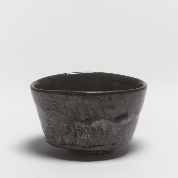 Shiro Tsujimura, #000676 tea bowl (chawan), kuro-raku-type, Devon, England, 1993