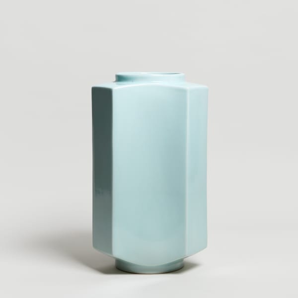 Katsuhito Nishikawa #018969 Libai yi / Monday (edition: 7), 1998-1999 Celadon / Celadon porcelain, cast 35 x 21 x 21 cm
