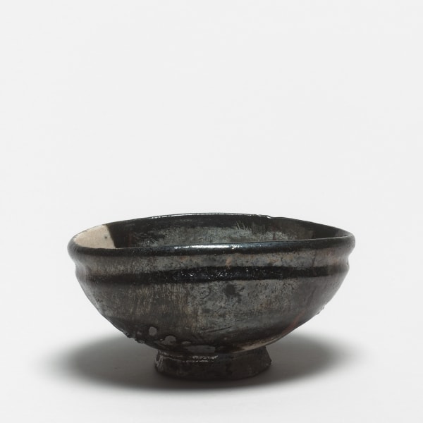 Shiro Tsujimura, #000693 tea bowl (chawan), Oribe Type, Devon, England, 1993