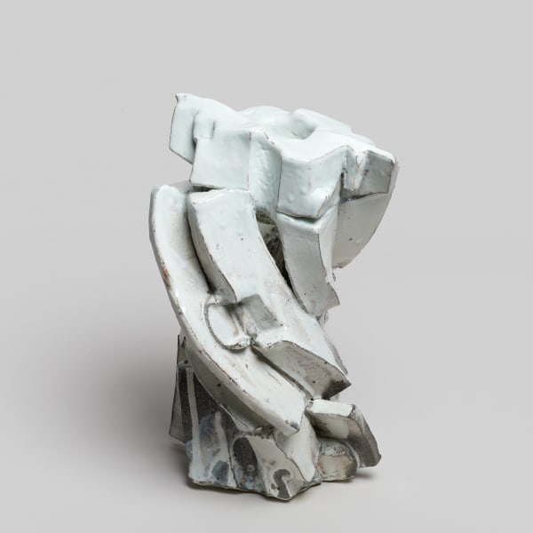 Shozo Michikawa #021843 Sculptural Form, 2018 Stoneware, kohiki 27 x 16 x 14 cm