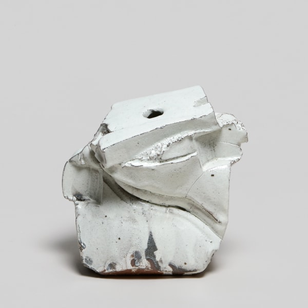 Shozo Michikawa #022991 Kohiki Sculpture Form, 2024 Steinzeug, Kohiki 18 x 18,5 x 12 cm