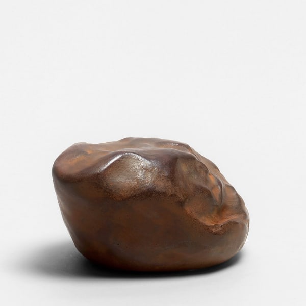 Andreas Caderas SKP-48-E Frosch, 2003 Eisen, gegossen, patiniert. Auflage: 9 + 2 AE 12,5 x 17,5 x 21,5 cm
