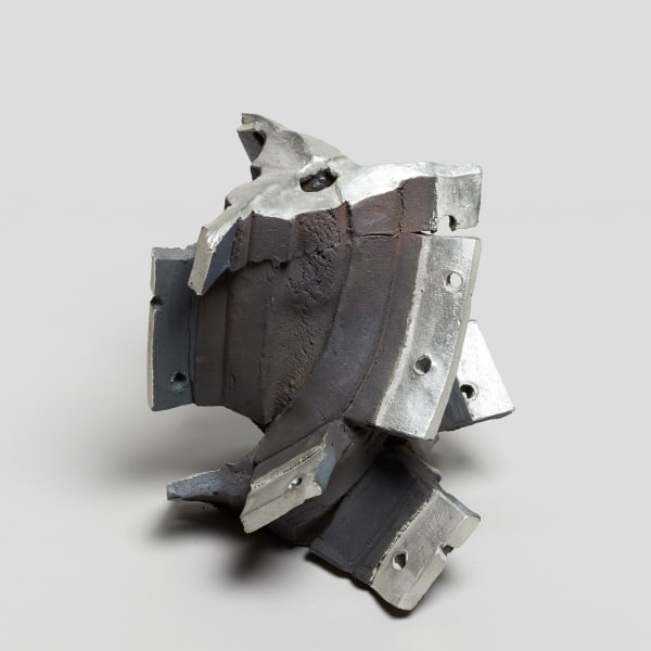 Shozo Michikawa #022377 Skulpturale Form, 2021 Steinzeug, Tanka mit Silber 25,5 x 22 cm