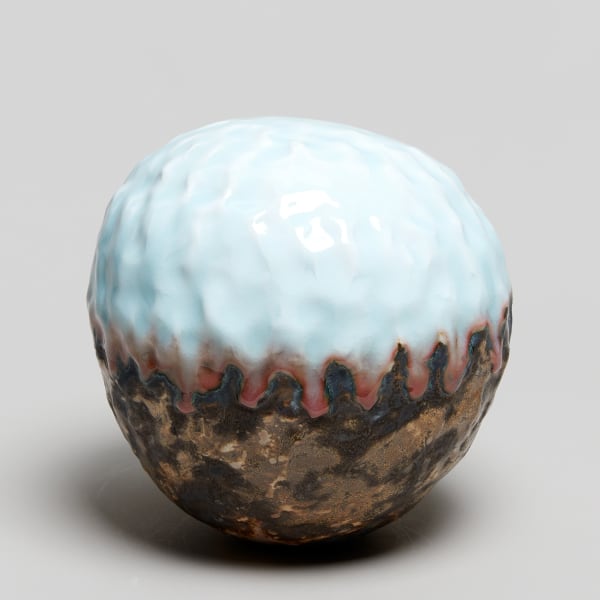 Masamichi Yoshikawa #021927 Shizuku (A drop), 2016 Porzellan mit Seihakuji-Glasur 23 x 22 x 22 cm