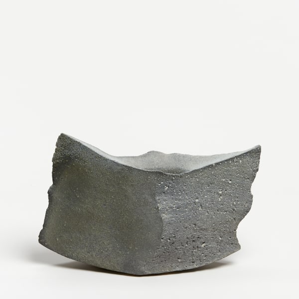 Yasuhisa Kohyama #022056 Kaze (Wind), Vase, 2017 Steinzeug, Anagama-Brand 21 x 32,5 x 10 cm