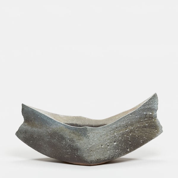 Yasuhisa Kohyama #022055 Kaze (Wind), Vase, 2019 Steinzeug, Anagama-Brand 24,5 x 52 x 13 cm