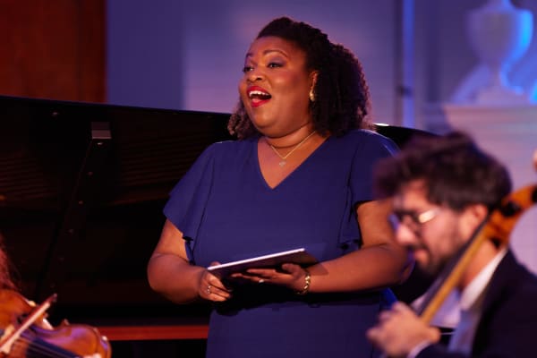 Oxford Lieder, Marie-Laure Garnier, in her performance with Célia Oneto Bensaid and Quatuor Hanson: La bonne Chanson, credit: Ian Wallman.
