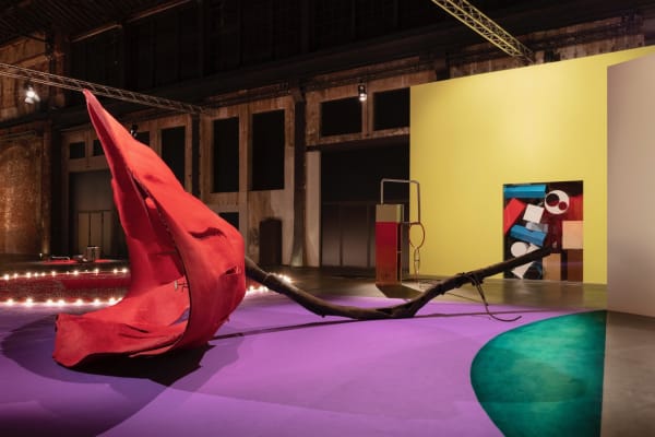 Claes Oldenburg and Coosje Van Bruggen Dropped Flower, 2006. Jessica Stockholder Squeezed orange actor stack: Ode to Liz Larner. Simon Dybbroe Møller Waiting for Different Times, 2008.