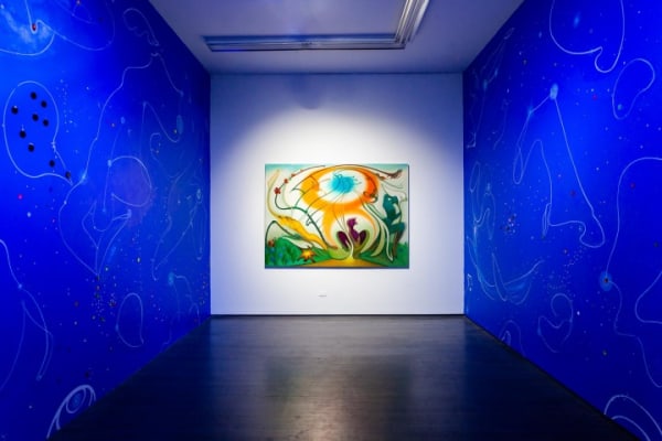Installation view of Inka Essenhigh: Uchronia at Kavi Gupta, Chicago. At center: “The Blazing World” (2019), enamel on canvas, 60 x 84 in. (all images courtesy of Kavi Gupta)