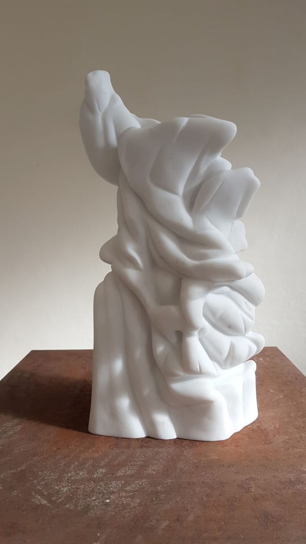 Richard Stone, sentinel, 2019 Statuario marble 30 x 18 x 15 cm