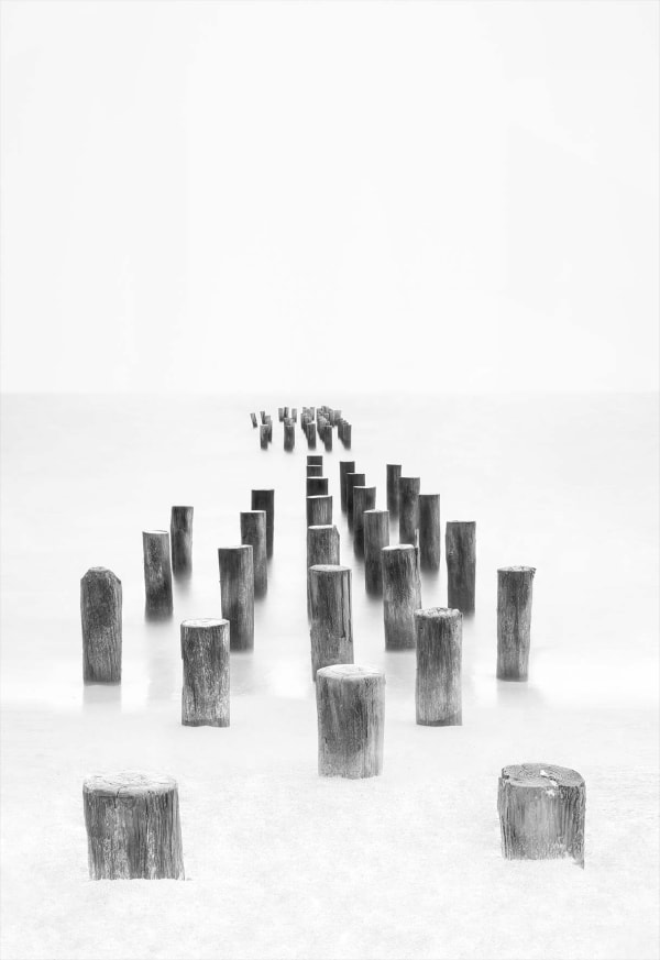 Antoine Gaussin Beach Gateway II, 2024 Photo imprimée sur papier rag, laminé sur aluminium anodisé 160 x 110cm (63 x 43 in)