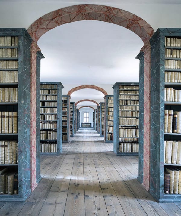 Reinhard Gorner Francke Foundations IV, 2014 Tirage Fine Art, contrecollé sur aluminium, finition plexi ou résine 159 x 127 cm (62.5 x 50 in) Édition de 25 exemplaires + 2 EA