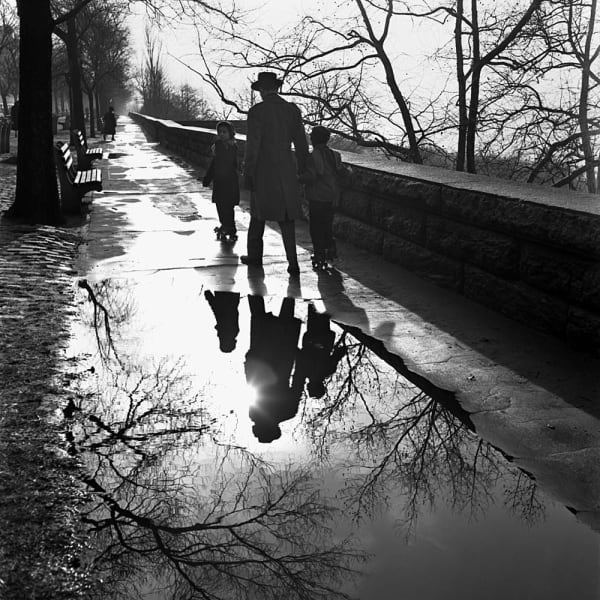 Vivian Maier, Father & Children Rollerskating
