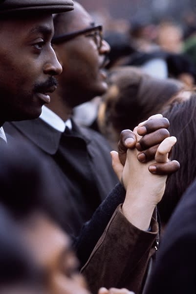 Henri Dauman, Black and white hands joined in Civil Rights Protest