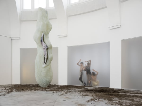 KLÁRA HOSNEDLOVÁ exhibition and performance view, To Infinity, Kestner Gesellschaft, Hanover, 2023