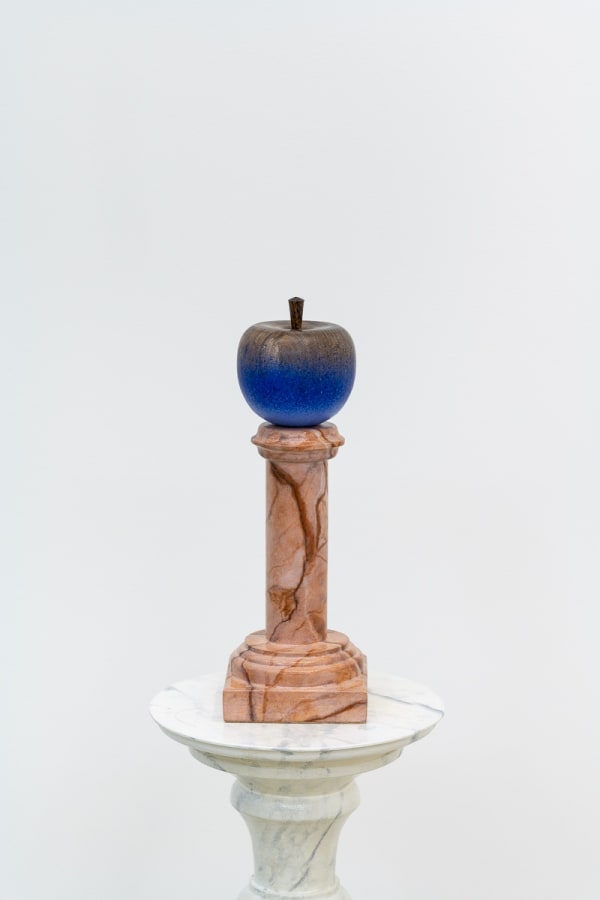 Ana Kazaroff The Lobby, 2021 Oil on wood 13.5 x 8 x 8 cm