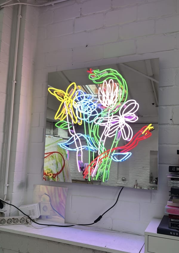 Anna Nezhnaya Flower Neon Tubes On Mirror 120X120Cm 2025