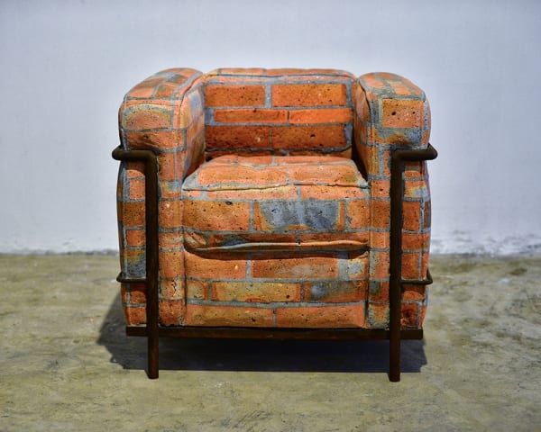 戴耘, 沙发, 红砖, 水泥, 钢筋 Dai Yun, Sofa, Red Brick, Cement, Concrete Iron 70 x 70 x 75 cm 2016
