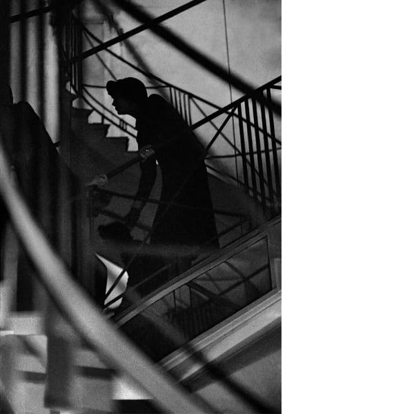 Frank Horvat - Robe par Lanvin, Paris, France, pour L'OFFICIEL, 1989