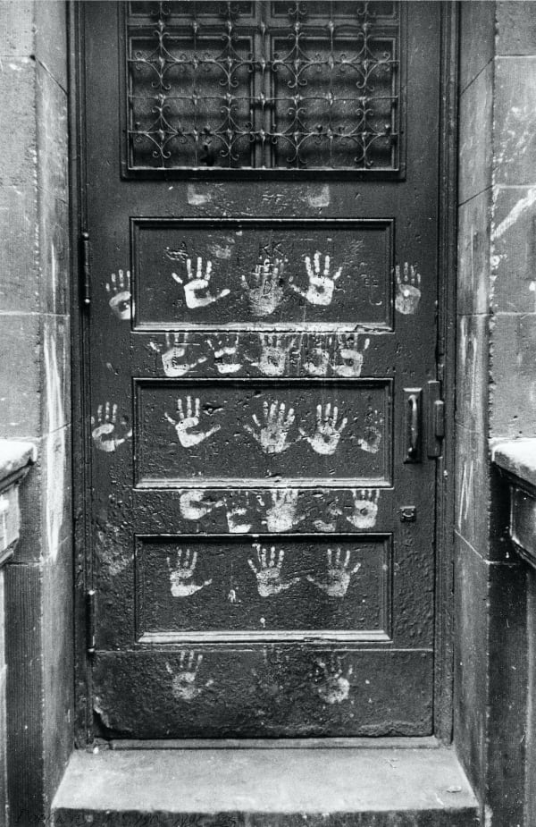 Free hands, tied hands Selection #11