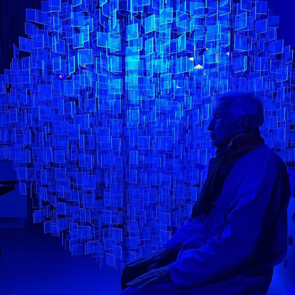 "Sphère bleue fluo" en la Fundación Villa Datris