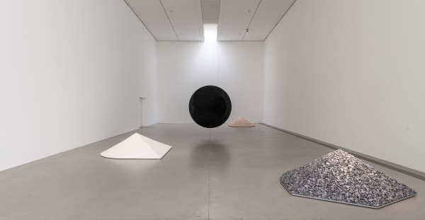 Installation view Pink Noise, Langen Foundation, Neuss (2024) Photo: Dirk Tacke