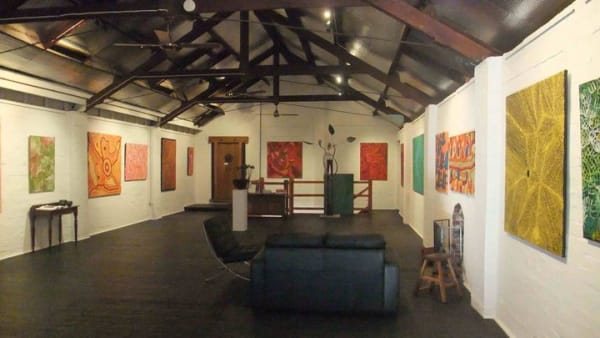 A Splash of Colour Colourists of the APY Lands & Utopia