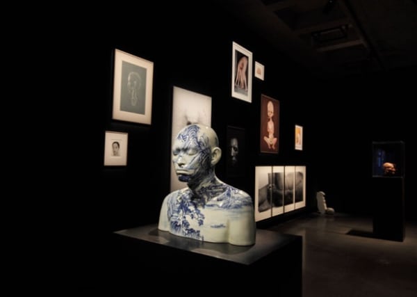 China China Bust 82 2004