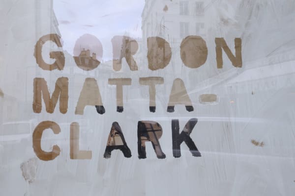 Interventions - PHOTOGRAPHIES DE GORDON MATTA-CLARK - SCÉNOGRAPHIE DE DIDIER FAUSTINO