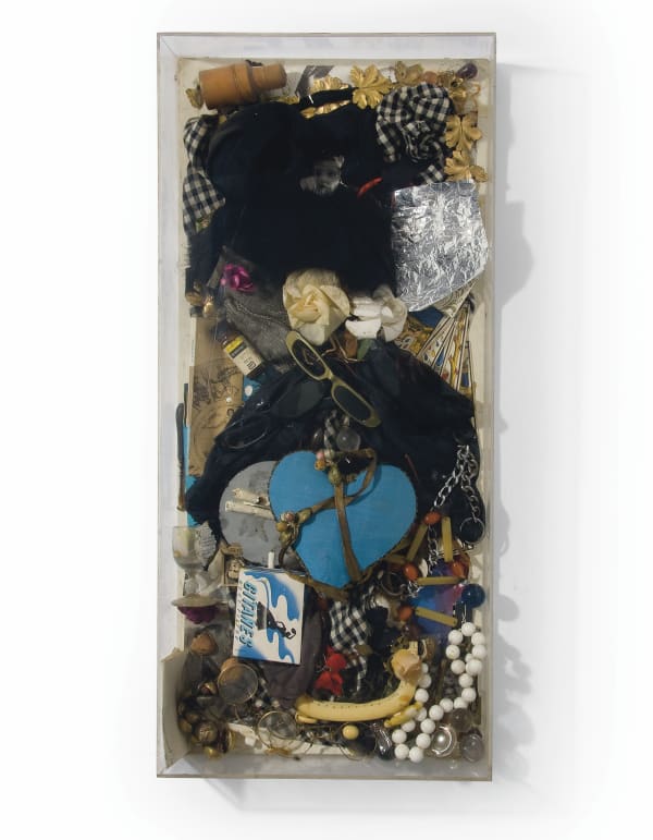 arman, portrait robot de france, 1963, effets et objets personnels dans une boite en plastique